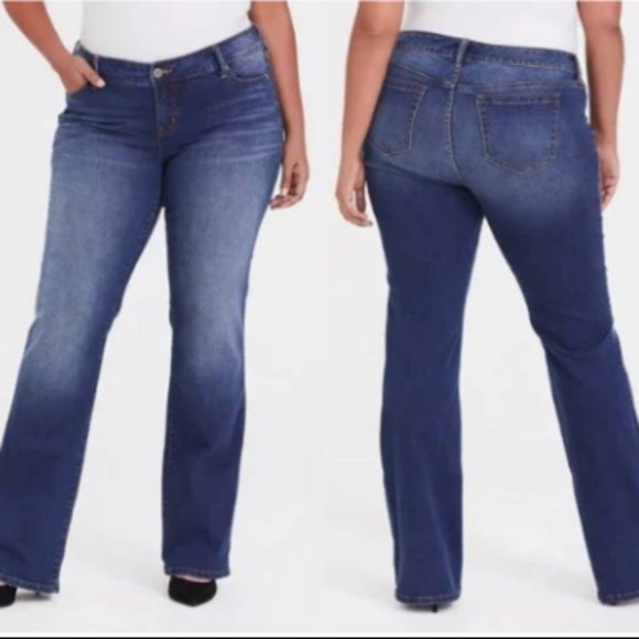 NWT Torrid Relaxed Boot Cut Stretch Medium Blue Wash‎ Denim Jean Size 20R - Picture 2 of 2